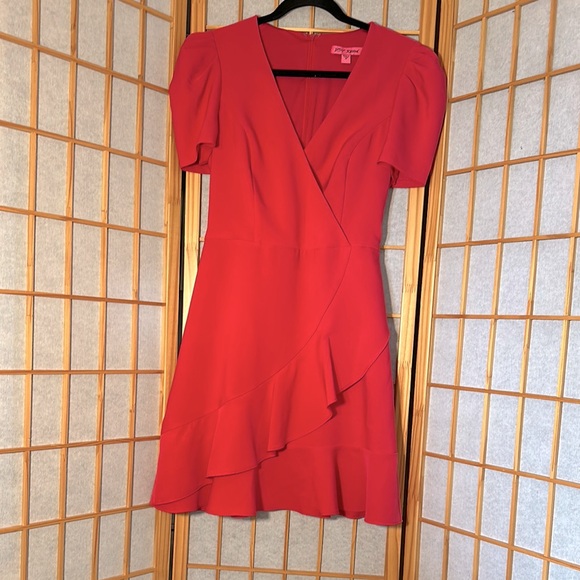 Betsey Johnson pink Wrap Dress size 4
#105 - Picture 1 of 10